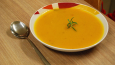 Sopa Uau de Abóbora e Maçã com Curry