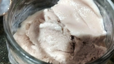 Sorvete de morango caseiro