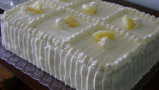 Bolo de abacaxi gelado