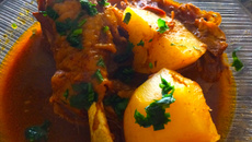 Galinha ao molho pardo