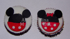 Cupcake de chocolate com recheio de limão