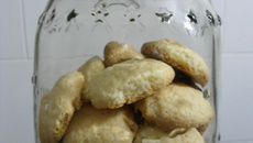 Biscoitos de maisena (crocante e derrete na boca)