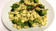 Orecchiette com brócoli