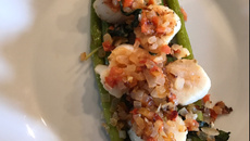 Vieiras grelhadas com aspargo