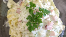 Fetuccine de peito de peru com brócolis