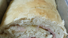 Pão de batata recheado