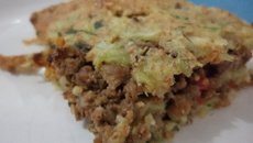 Torta de carne moída com massa de chuchu