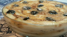 Pavê de coco e ameixa