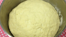 Massa de pizza com batatas