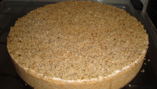 Torta de chocolate branco e nozes