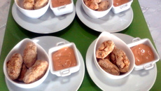 Bolinho de macaxeira com frango