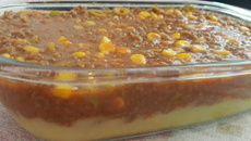 Angu com molho da Mari