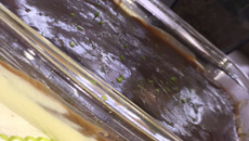 Mousse de limão com cobertura de chocolate