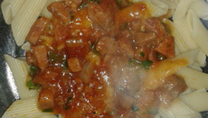 Macarrão rápido com linguiça