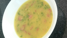 Sopa de alho poró com batata baroa