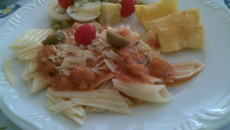 Macarrão com molho red e frutos do mar