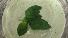 Patê de ricota com manjericão