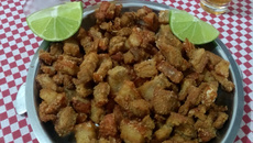 Torresmo na panela de pressão do Wander