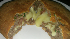 Sanduíche com hamburguer recheado