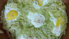 Repolho com ovos escondidos