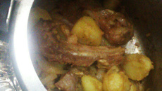 Costelinha suína com batatas