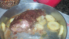 Rocambole de carne moída da titia