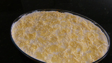 Lasanha ao molho branco e vermelho