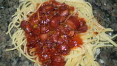 Espaguete ao molho tinto
