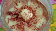 Mousse de brigadeiro com ganache branco