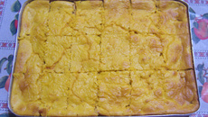 Torta de massa de cenoura com recheio de frango