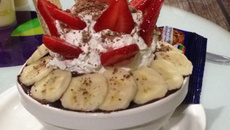 Chup-chup açaí com morango