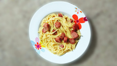 Macarrão ao molho de maracujá, pimenta e linguiça calabresa