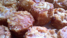 Enroladinho de salsicha crocante