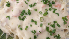 Macarrão com camarão ao molho de queijos