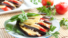 Leque de Berinjela com mussarela e tomate