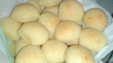 Pão de queijo mineiro fácil