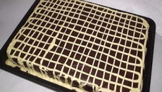 Bolo suíço de chocolate