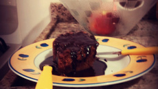 Bolo de baunilha na caneca