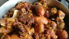 Costela com linguiça na pressão