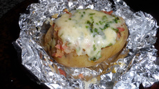 Batata recheada com calabresa defumada