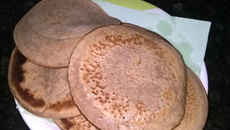 Panqueca doce de chocolate e banana