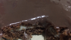 Bolo de Chocolate com recheio de Leite em pó