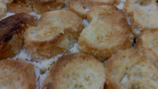 Bolo doce de pão amanhecido