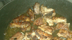 Costela ao molho barbecue (Ribs On The Barbie) com batatinha frita