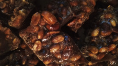 Pé de moleque do papai