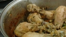 Coxa de frango refogada