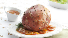 Tender ao molho de ameixa