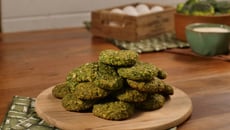 Bolinho de brócolis assado