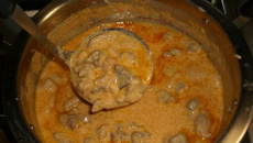 Estrogonofe misto de frango e carne rápido