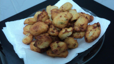 Bolinho de arroz com linguiça calabresa